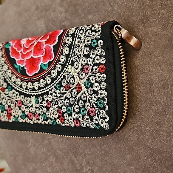 3/$30 Mexican Floral Embroidered Zipper Wallet - Picture 3 of 7